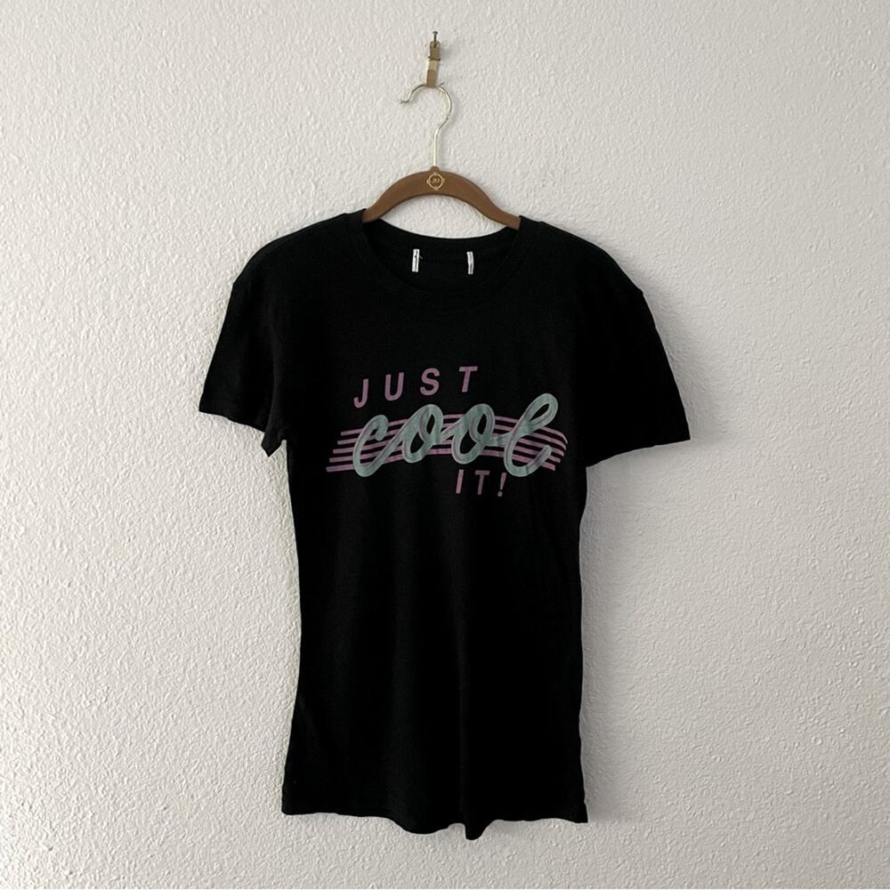 WILDFOX Black T-Shirt “Just Cool It!” Size Small